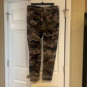 Tinseltown Camouflage Pants in Green and Brown